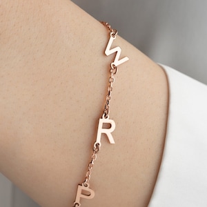 Pulsera de letras de oro macizo de 14 quilates, pulsera con nombre delicado, pulsera con iniciales personalizadas, pulsera con letras de miembros de la familia, pulsera de pareja, pulsera para mamá