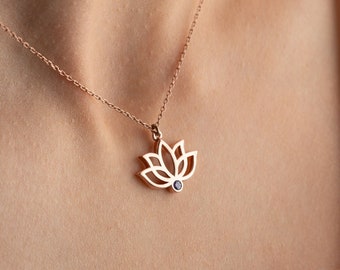 Collar de flor de loto de oro con su piedra de nacimiento, regalo para ella, collar de loto de piedra de nacimiento, collar de encanto de flor de loto delicado, loto madre