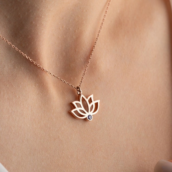 Collier fleur de lotus en or avec votre pierre de naissance, cadeau pour elle, collier lotus pierre de naissance, collier délicat à breloques fleur de lotus, lotus mère