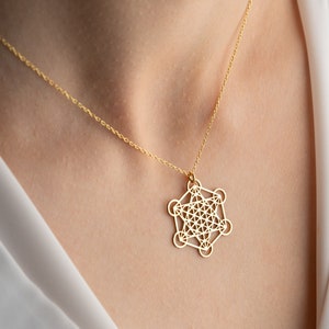 Metatron Necklace in 14K Gold, Religiosus Symbol Necklace, Metatron Cube Pendant, Sacred Geometric Jewelry, Meditation Necklace,Seed Of Life