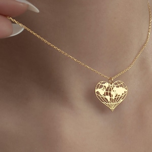Herzförmige Weltkarte-Halskette aus 14K Gold, perfektes Geschenk für Wanderlust, Halskette, Abenteuersuchende, einzigartiges Geschenk für Reisende
