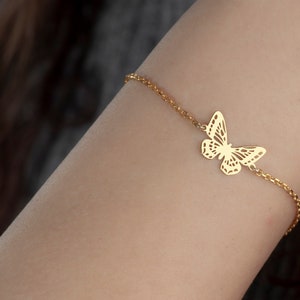 Dainty 14K Butterfly Bracelet, Tiny Butterfly Bracelet, Dainty Charm Bracelet, Gift for Her Mom, Gold Butterfly Bracelet,Minimalist Bracelet
