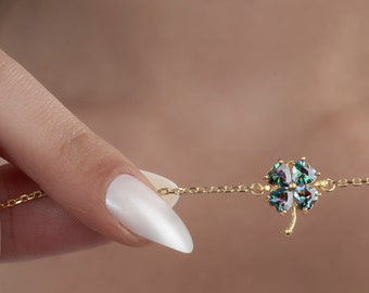 魅惑的な神秘的なトパーズクローバーブレスレット、見事なクローバーブレスレット、ミニマリストブレスレット、幸運のブレスレット、四つ葉の繊細なブレスレット、お母さんへのギフト