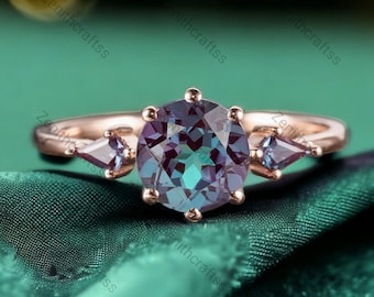 Vintage Alexandrite Ring, 18K Rose Gold Engagement Ring, Anniversary Gift For Wife, June Birthstone Jewelry, Kite Alexandrite Promise Ring
