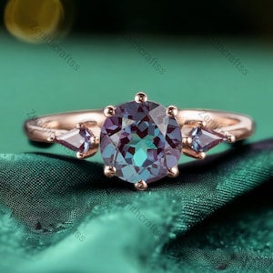 Vintage Alexandrite Ring, 18K Rose Gold Engagement Ring, Anniversary Gift For Wife, June Birthstone Jewelry, Kite Alexandrite Promise Ring
