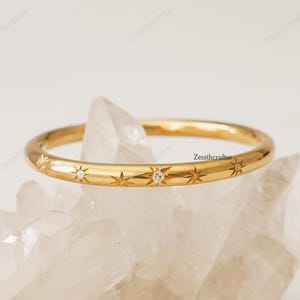 Thin Starburst Diamond Ring, Star Setting Celestial Ring,14K Gold Ring, Dainty Bridal Ring, Minimalist Moon Jewelry, Christmas Gift for Her