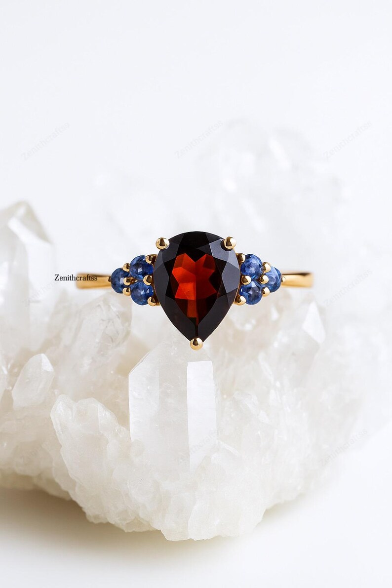 Stupendi orecchini con perla a goccia e cristalli, anni '80 – Oro argento e vintage