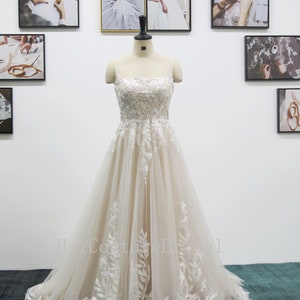 3D lace wedding dress, bateau neck wedding dress, spaghetti strap U-shaped back neck wedding dress. classic wedding dress
