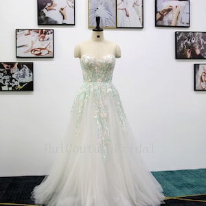 Exquisite 3D lace wedding dress, garden wedding dress, sweetheart neckline and colorful 3D lace pattern flowing wedding dress