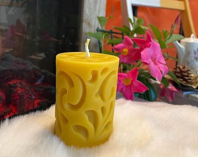 Decorative candle with interior pattern