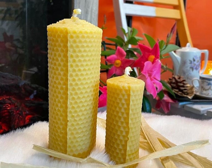 Honeycomb pattern candle