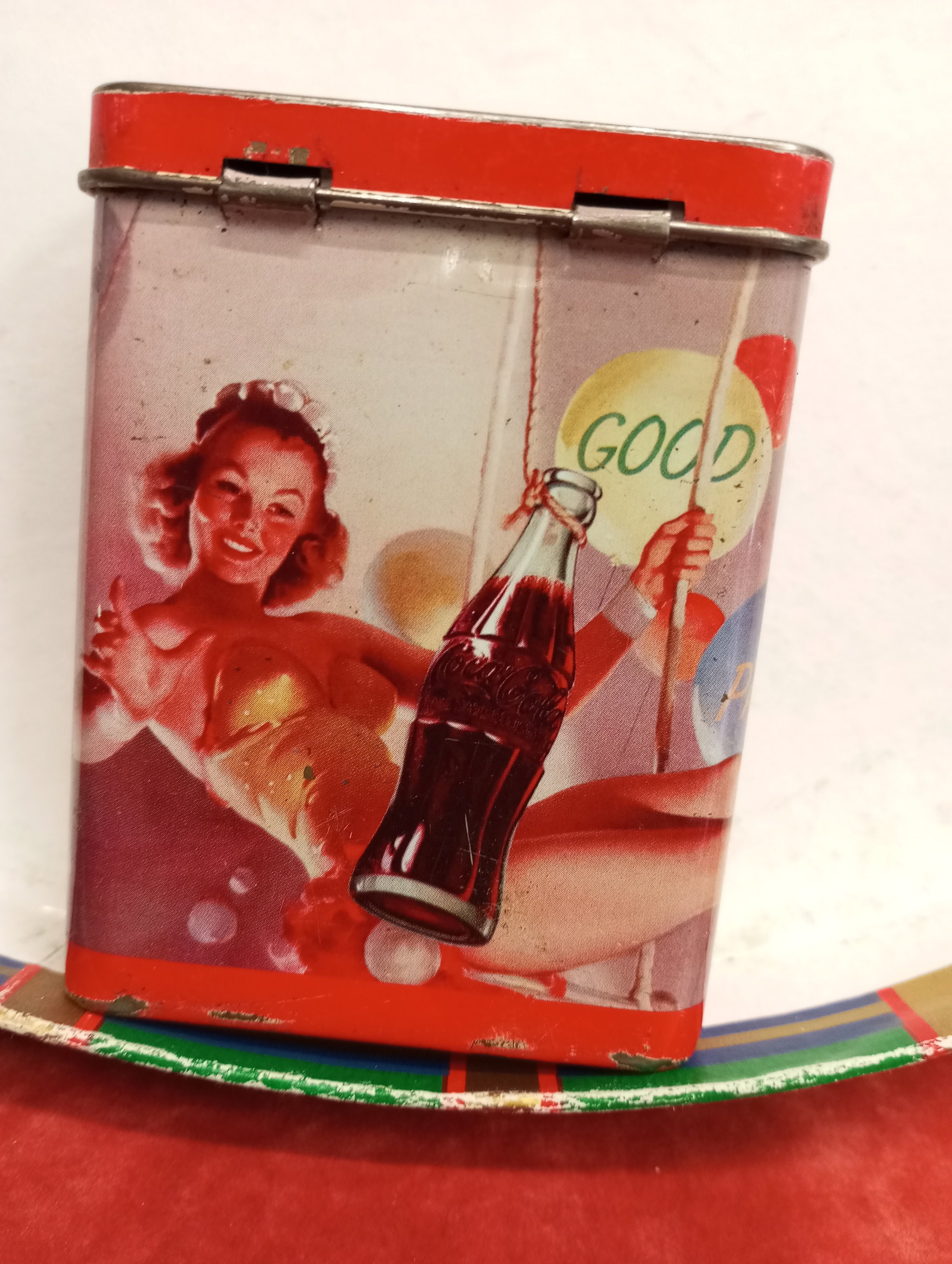 how much is a carton of smoker friendly cigarettes Red 100's w pack