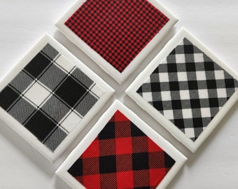 Buffalo Print Coasters - North Woods Cabin Coasters - Set om 4 - Söta Coasters - Röd och svartrutiga - Svartvita rutor