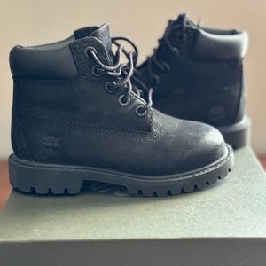 Gently Worn Toddler 6” Weatherproof Black Leather Timberland Boots - Size 7.5 - Classic Black on Black