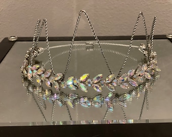 Kristall Strass Tiara - irisierender Braut Kopfschmuck, handgefertigte Königin Krone, Boho Hochzeit Tiara