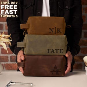 Groomsmen Gifts, Groomsmen Proposal, Custom Wedding Gifts, Leather Toiletry Bag, Gift for Him, Personalized Gifts For Men, Leather Dopp Kit