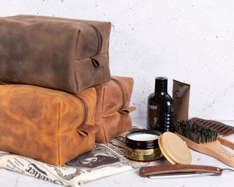Men's Leather Toiletry Bag, Personalized Valentines Gift, Mens Travel Shaving Dopp Kit, Custom Groomsmen Purse for Him Her Husband, Unisex
