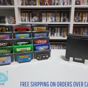 ゲームボーイアドバンス SP ゲーム用ディスプレイ 1 台とコンソールディスプレイ 1 台のコンボセット (カートリッジ 1 ～ 72 個)