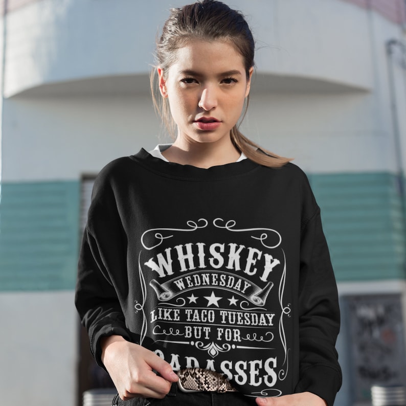 Felpa con scritta "Sarcastic Whiskey": regalo per gli amanti del whisky immagine 10