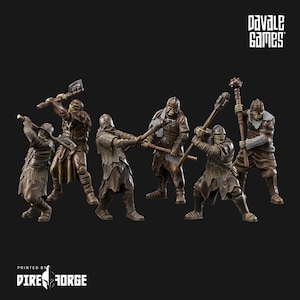 Puede incluir: Figuras de fantasía en miniatura en varias poses de acción, empuñando armas como hachas y mazas. Las figuras están vestidas con armaduras y cascos, con una combinación de colores marrón y bronce. La imagen incluye el texto "Davale Games" y "Printed by Dire Forge".