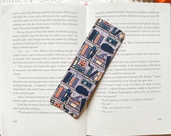 Halloween Bookshelf Bookmark | Halloween Bookmark | Spooky Season Bookmark | Bookish Merch | Book Lover Gifts | Witchy Bookmark | Black Cat