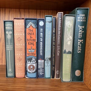 Zestaw 8 klasycznych książek Folio Society 2000 z nowymi ilustracjami Keats, Shakespeare, T. Whit, Von Arnum, Carr, Burnett, Moss, Vickery
