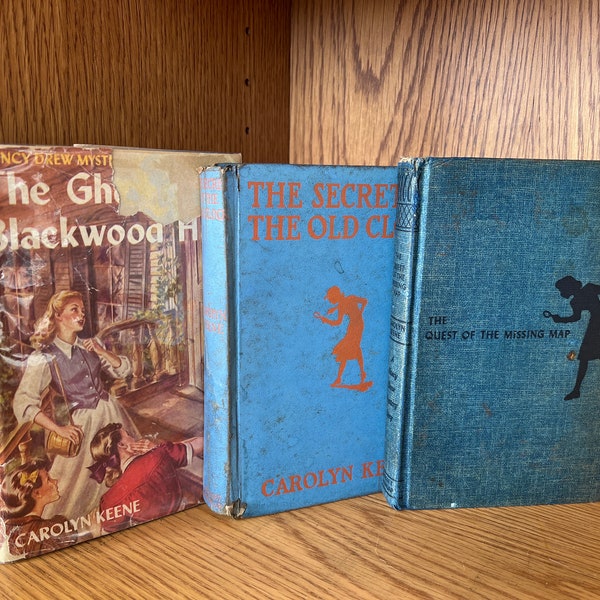 Set von Nancy Drew Büchern Die Suche nach der fehlenden Karte 1942, Der Geist von Blackwood Hall 1948(1st)