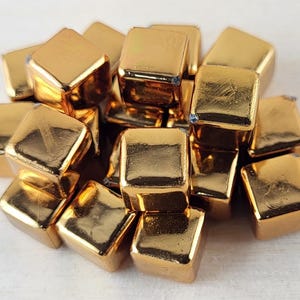 Fichas de cubo acrílico de bronce metálico de 7 mm para juegos de rol y de mesa: tesoros, oro, puntos de victoria y marcadores de recursos premium.