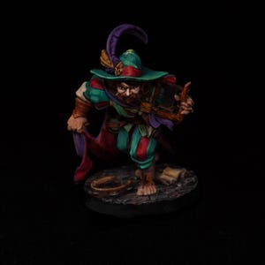 Pro Painted Halfling Bard Miniature – 32mm Scale | Colorful Performer with Lute | DnD Pathfinder NPC or Hero