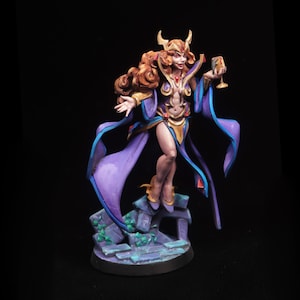 Pro Painted Vampire Sorceress Miniature | Glamorous Evil Queen Figure | DnD Succubus, Dark Mage, or Villainess for Fantasy RPG