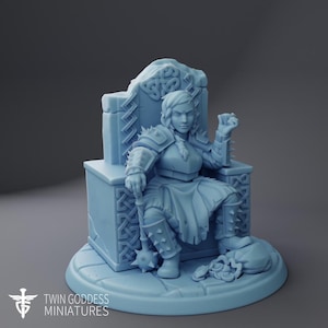 Peut inclure: Une tasse en céramique blanche avec une anse noire et le texte "But First, Coffee" en gras noir. La tasse est posée sur un fond flou, suggérant un cadre chaleureux.