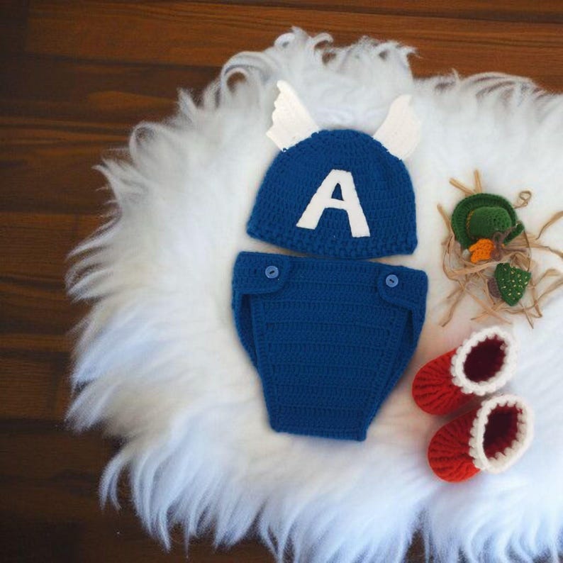 Captain America costume.captain America hat an shield.0/9 Moon photo shoot.4 piece set. Halloween. hand knitting, newborn captain America image 3