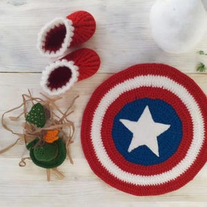 Captain America costume.captain America hat an shield.0/9 Moon photo shoot.4 piece set. Halloween. hand knitting, newborn captain America image 5