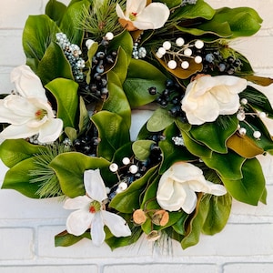 Magnolia wreath for front door: Magnolia Wreath with blueberries/Spring wreath/Farmhouse wreath/Housewarming gift/modern farmhouse wreath