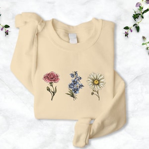 Chemises fleuries imprimées de fleurs, mois de naissance personnalisé, sweat-shirt nature fleurs botaniques personnalisé, amoureux des plantes cottagecore hauts cadeau pour elle