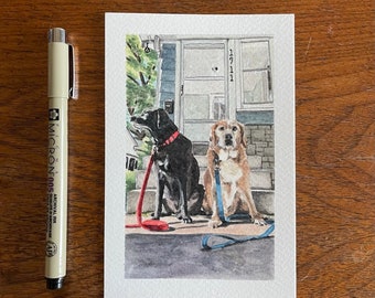 Könnte beinhalten: Aquarellmalerei von zwei Hunden, die auf einer Veranda sitzen. Ein schwarzer Hund mit rotem Halsband und ein hellbrauner Hund mit blauem Halsband sind an der Leine. Die Hausnummer 1911 ist über der Tür zu sehen. Ein schwarzer Stift befindet sich links.