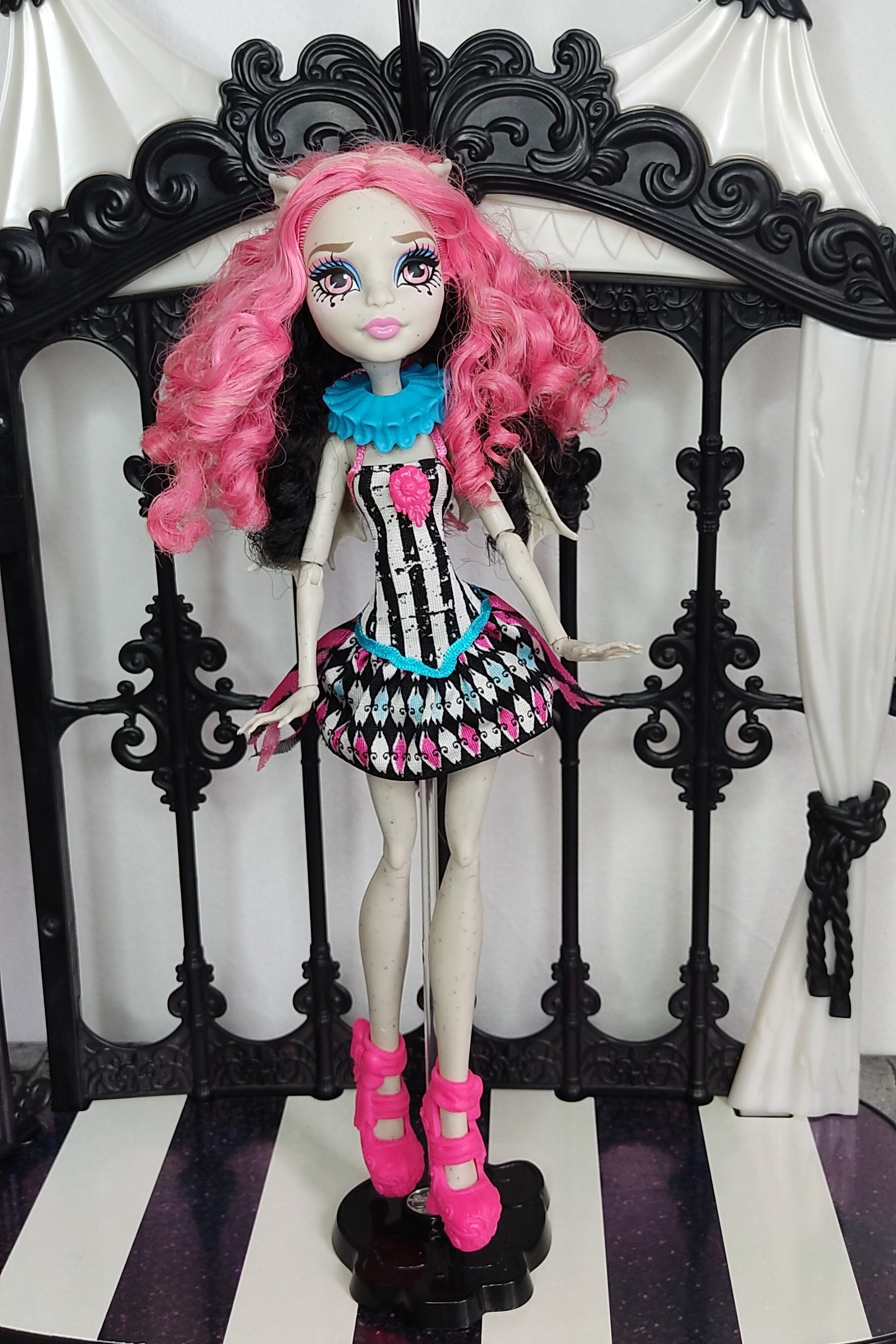 Boneca ever after high (monster high) - cedar wood - festa da