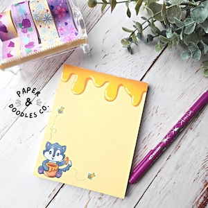 Honey Bees - 4&quot;x5.5&quot; notepad - 50 pages - Kawaii aesthetic | Cute Stationery | Memo Pad | Notes | To do List | Grocery List | Bees & Honey