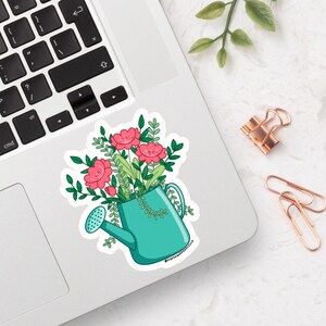 Gießkanne - 6,5 cm Metallic Vinyl Aufkleber - Blumen Aufkleber | Laptop Aufkleber | Computer Aufkleber | Vinyl Aufkleber |