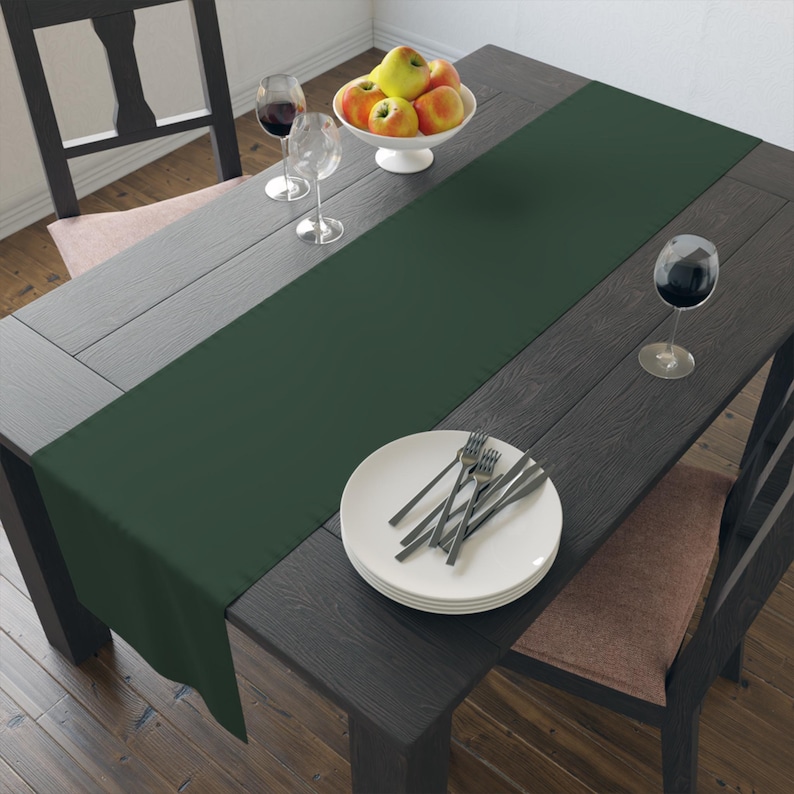 Camino de mesa verde bosque liso / Camino de mesa minimalista de algodón y poliéster / Decoración de comedor estilo casa de campo / Decoración de mesa de boda / Camino de mesa verde oscuro Polyester