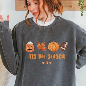 Halloween Sweatshirt, Tis The Season Crewneck, Pumpkin Shirt, Fall Shirt, Pumpkin Spice Shirt, Halloween Shirt, Fall Shirt For