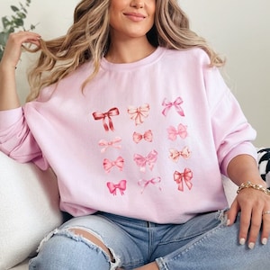 Pink Bow Sweatshirt, Cute Pink Ribbon Bow Crewneck Sweater, Sweatshirt With Pink Bows, Valentine&#39;s Day Gift For Women, Trendy Bow T-Shirt
