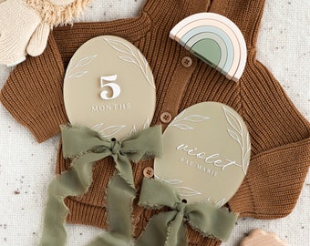 Acrylic Oval Boho Leaves Milestone Cards | Monthly Milestone Plaque Markers,Boho Interchangeable Milestone Card,Baby Shower Gift, Photo Prop