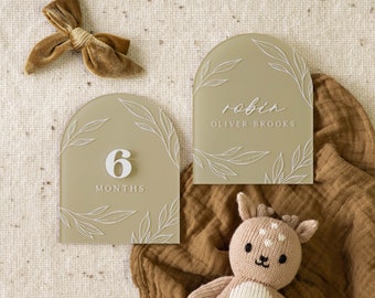 Acrylic Arch Boho Leaves Milestone Cards | Monthly Milestone Plaque Markers,Boho Interchangeable Milestone Card,Baby Shower Gift, Photo Prop