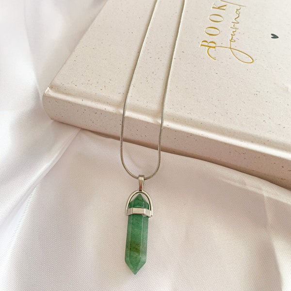 Aventurine necklace: Natural elegance in silver