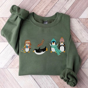 Penguin Sweatshirt Cute Penguin Sweater Winter Clothes Penguins Playing Shirt Funny Animal Tops Fun Gifts for Nature Lovers Fleece Clothing