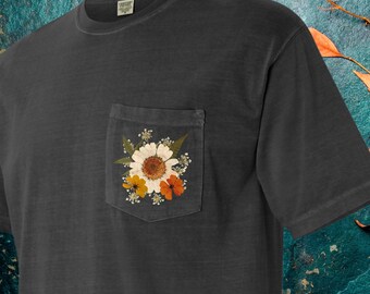 Pressed Flowers Shirt Pocket Tshirt Botanical T Shirt Floral T-Shirt Flower Tee Shirt COMFORT COLORS® Top Cottagecore Clothes Fairycore Gift