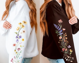 Sleeve Print Wildflower Sweatshirt Floral Art Sweatshirt Womens Cottage Core Clothes Botanical Sweatshirt Flower Crewneck