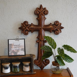 Ornate Wood Cross Wall Décor