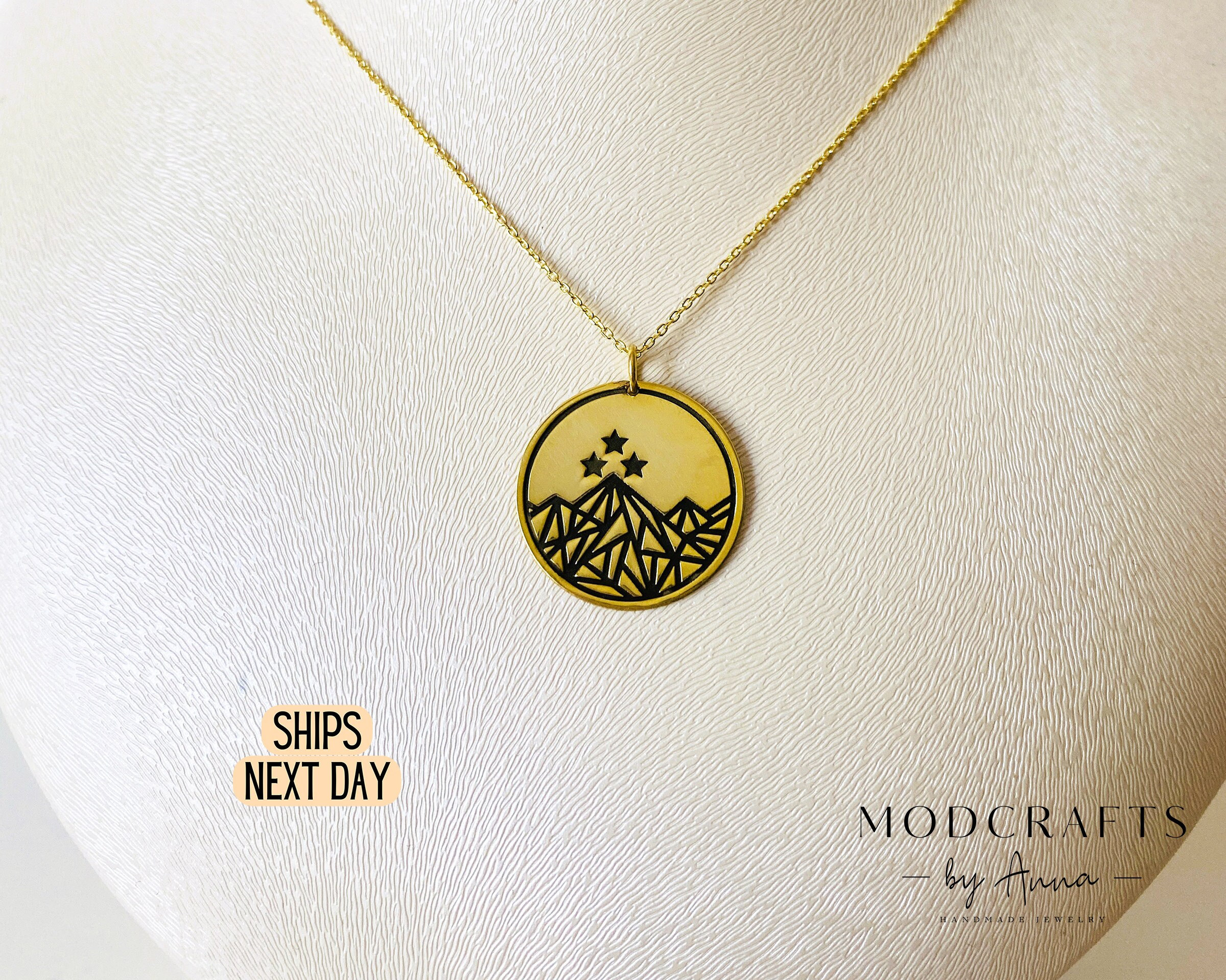 Lord and deals taylor initial necklace